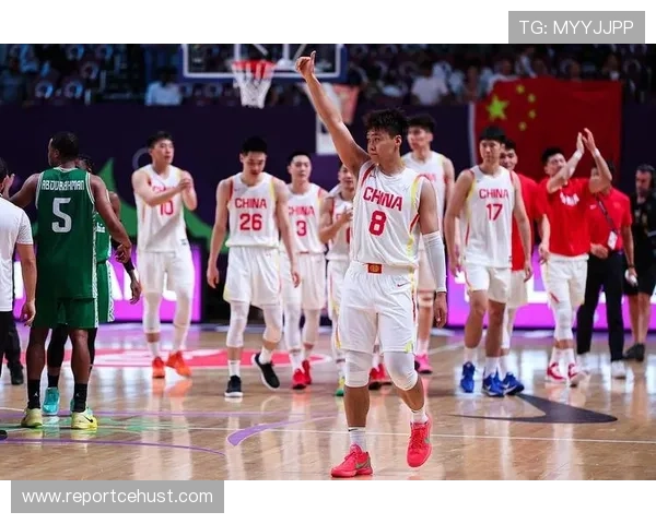 中国男篮逆袭战胜菲律宾队 晋级亚洲杯四强再创辉煌 中国男篮逆袭战胜菲律宾队 晋级亚洲杯四强再创辉煌