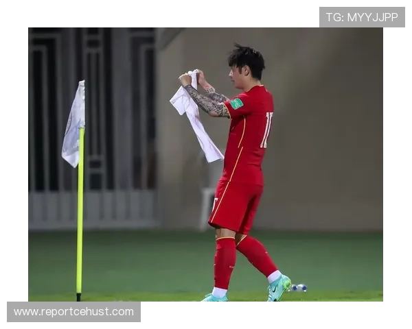 国足再创佳绩全队齐心协力击败强敌展现中国足球全新精神风貌