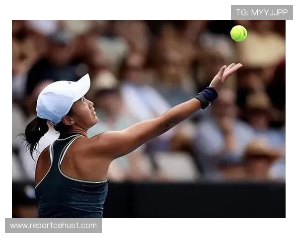 网球赛事激烈上演 许多新星崭露头角 改写历史纪录引发热议 网球赛事激烈上演 许多新星崭露头角 改写历史纪录引发热议