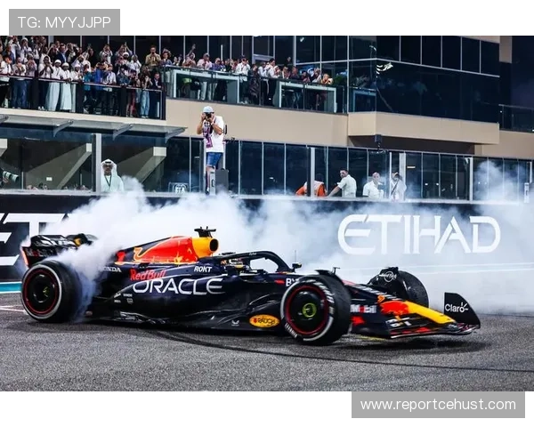 F1新赛季风云再起车队格局变化引发全球车迷热议赛道新局势持续升温 F1新赛季风云再起车队格局变化引发全球车迷热议赛道新局势持续升温